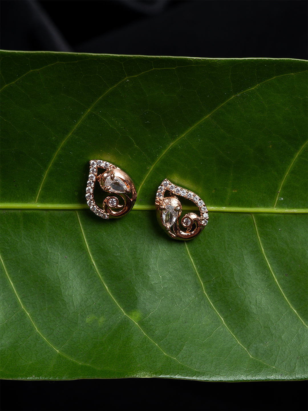 White & Gold Paisley shape Stud earrings