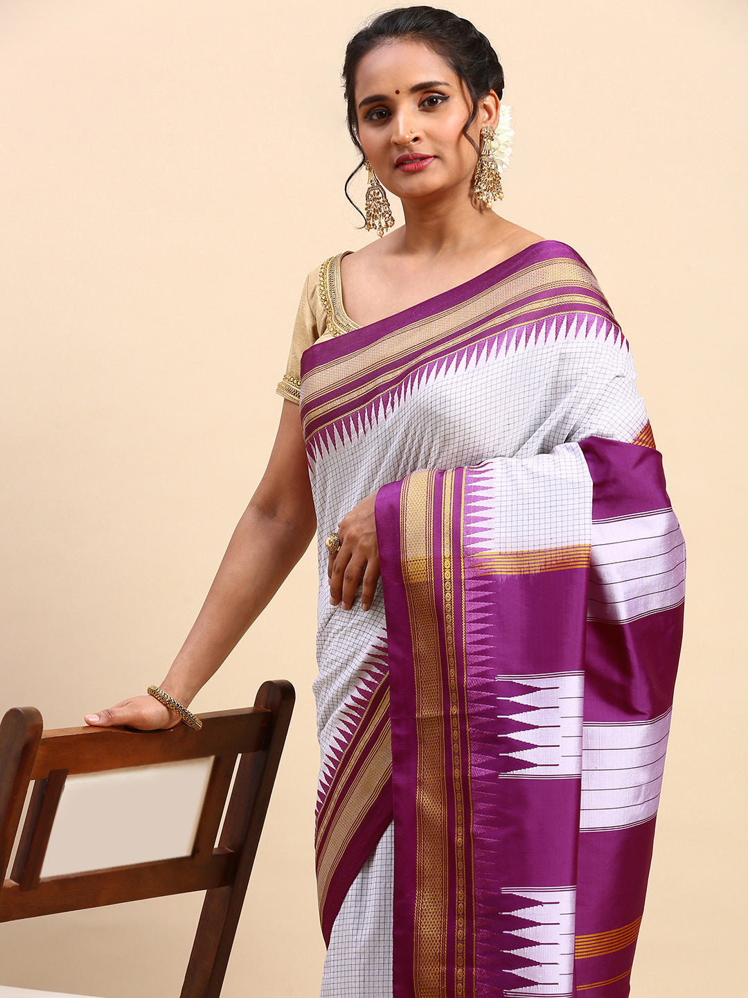 White Thane Warp Check Saree with Top Pallu