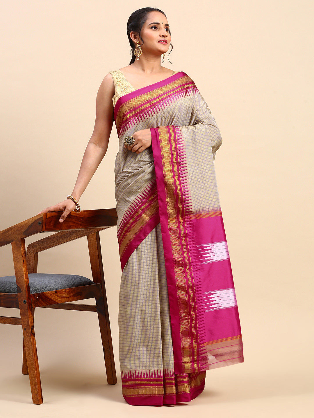 Thane Warp Check Saree with Top Pallu