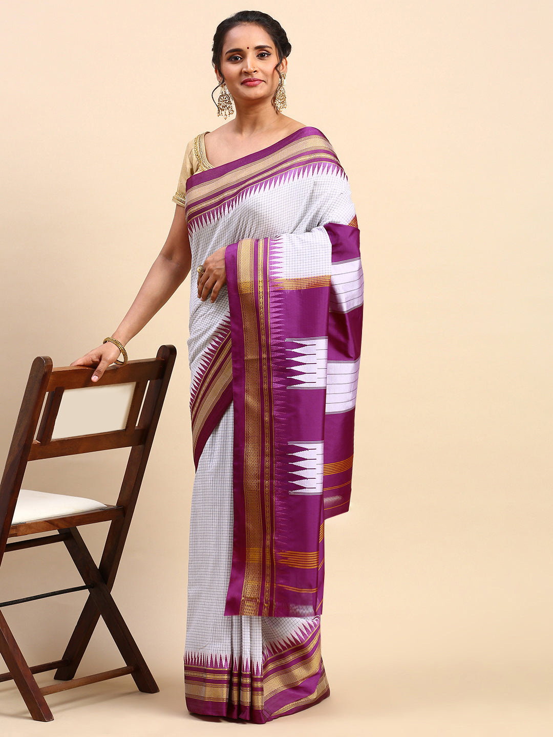 White Thane Warp Check Saree with Top Pallu