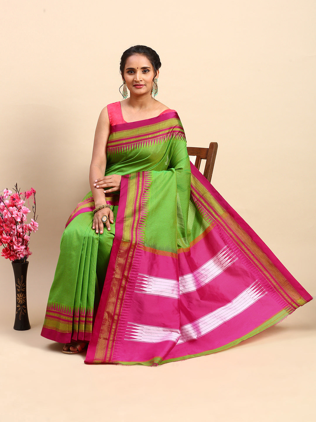 Bright Green Thane Warp Check Saree with Top Pallu